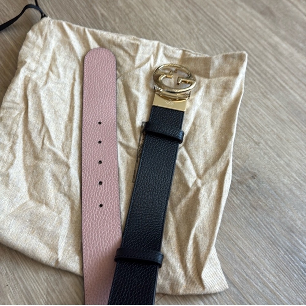 Gucci Black and Pink Belt with Gold GG Buckle - Authentic
Reposhed - Picture 9 of 9